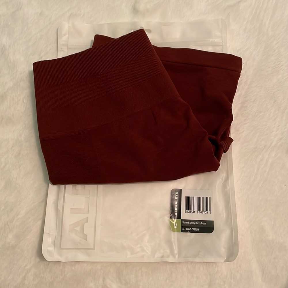NIB Alphalete Amplify Shorts - Copper